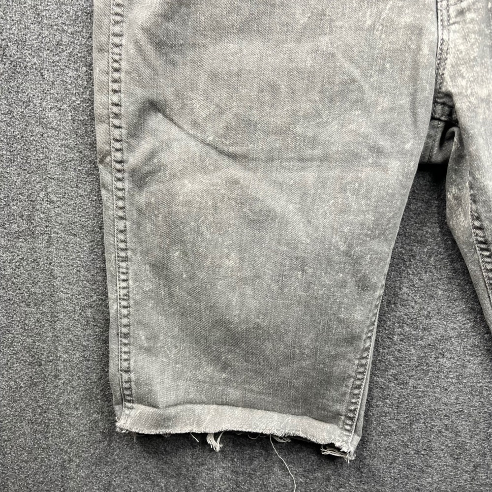 Levi's 541 Denim Shorts Mens 34 Grey Acid Wash Athletic Taper Cut Off Raw Hem - Picture 10 of 16